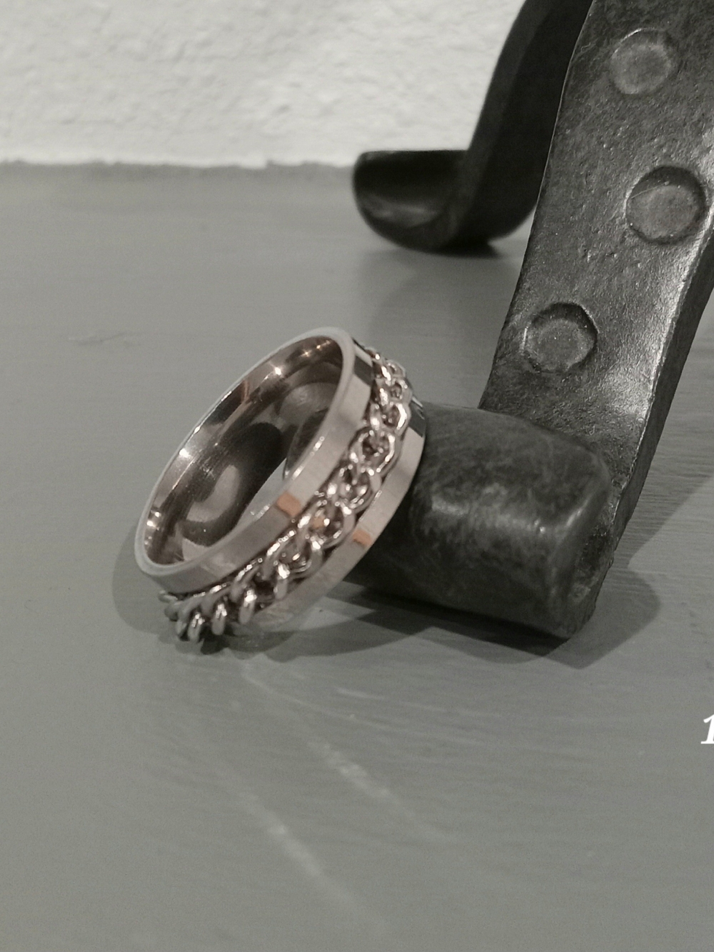 Stainless Steel Chain Accent Spinner Ring - Silver